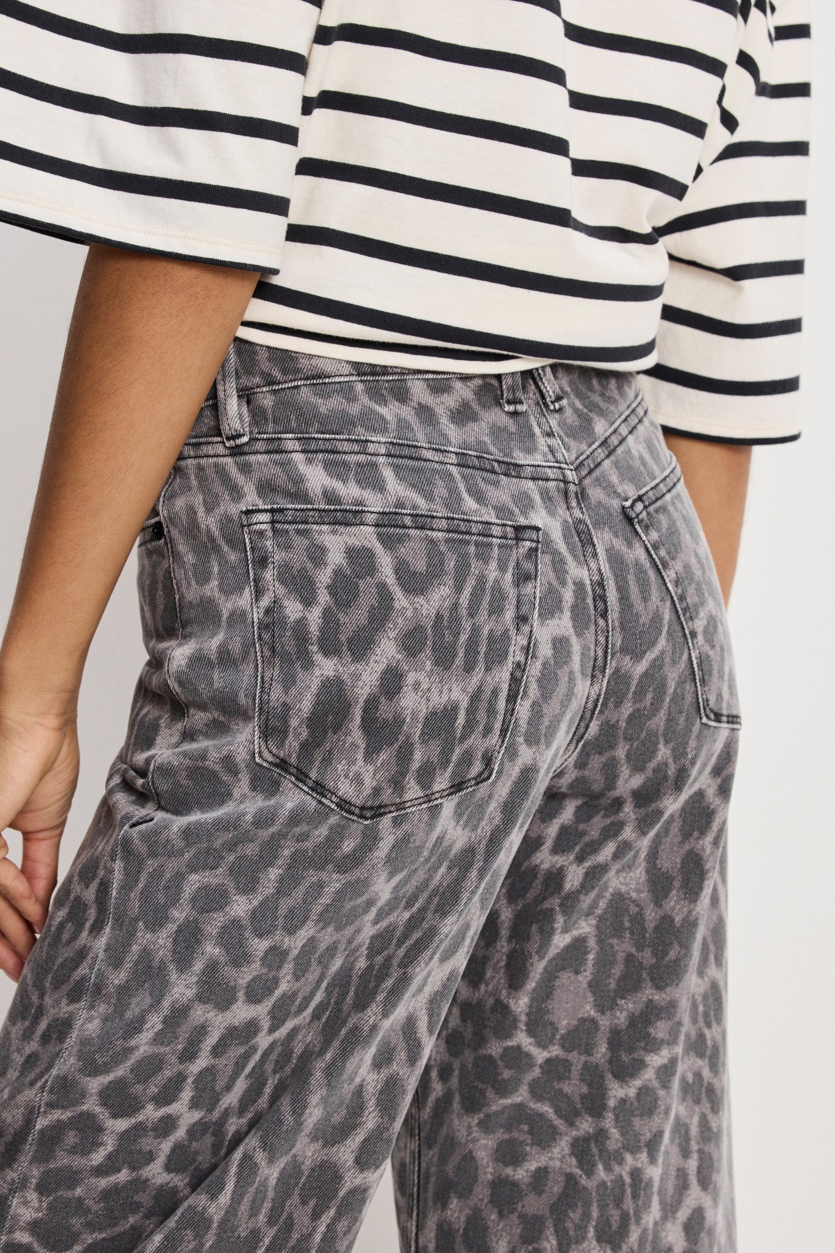 GOOD BARREL JEANS | GREY LUCKY LEOPARD - Image 4