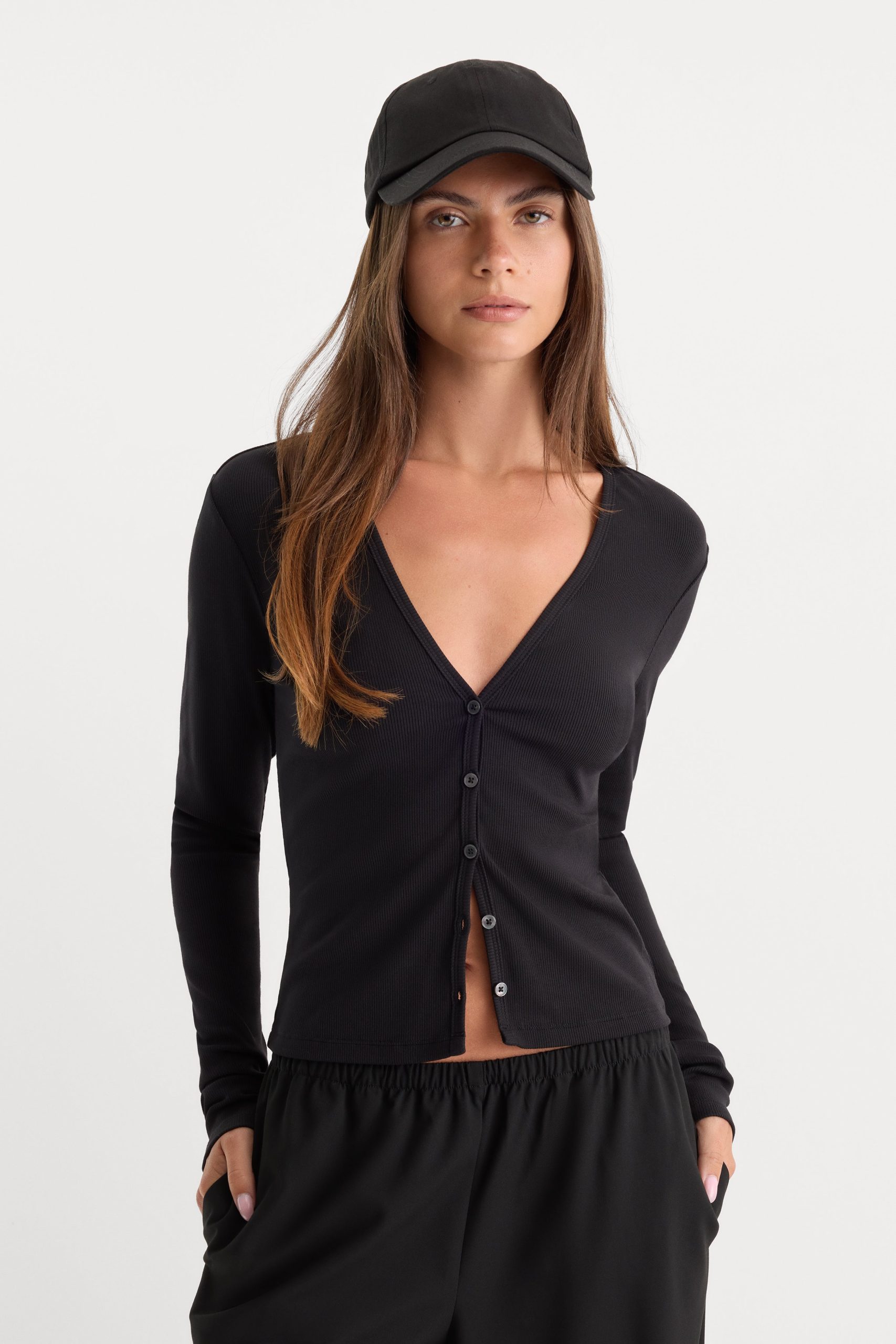 THE RIB V NECK CARDIGAN | BLACK