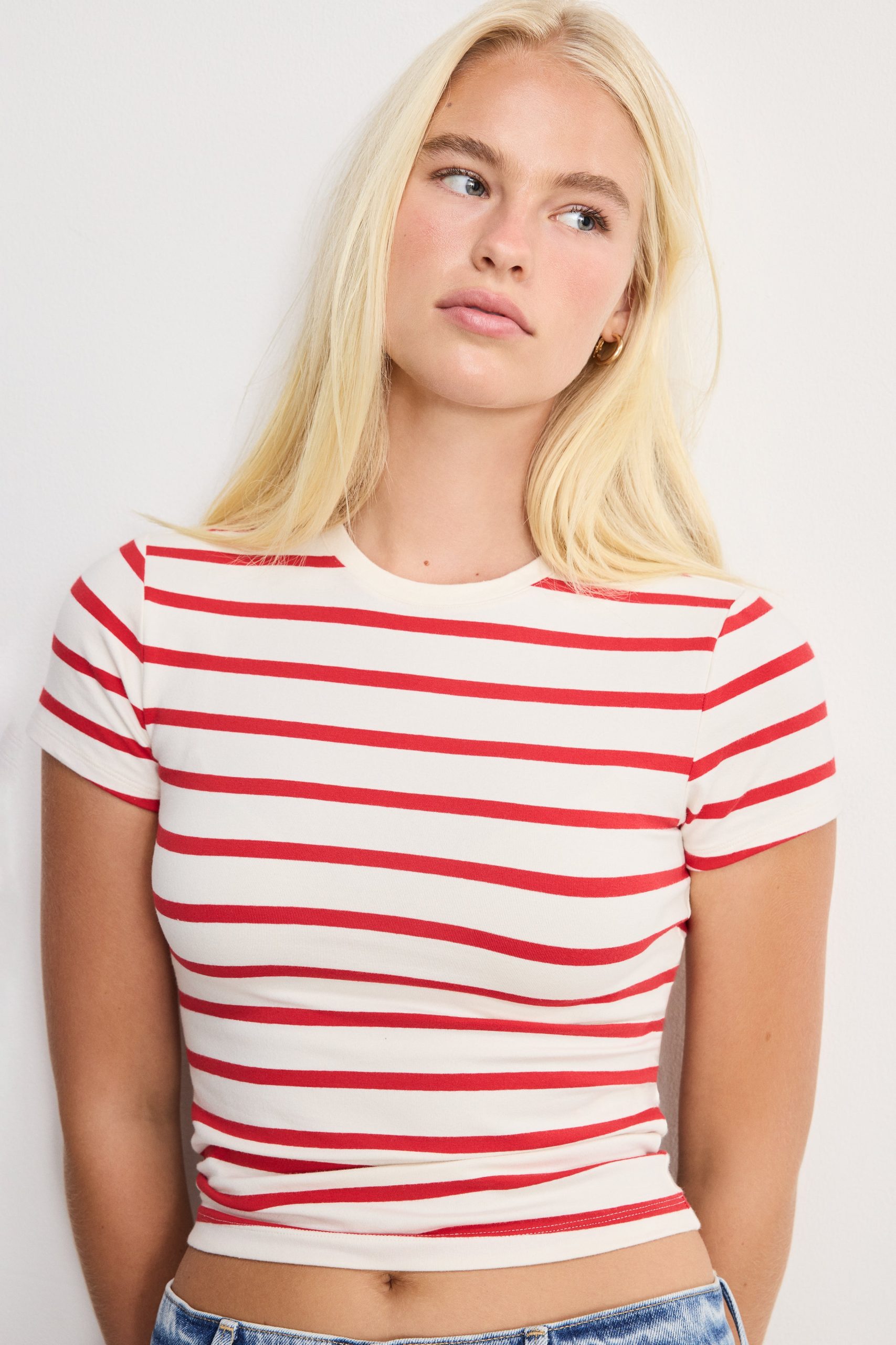 SUPER STRETCH BABY TEE | ECRU & CHILI WIDE STRIPE - Image 2